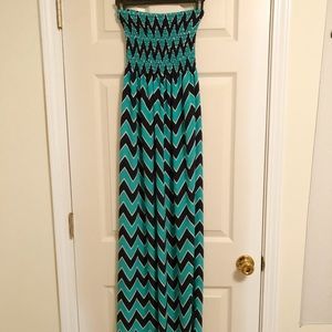 ☘️☘️Teal and Navy Chevron Strapless Maxi Dress